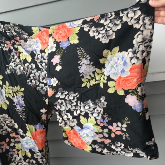 Black Floral Kimono or Duster - One Size Fits Most - Picture 6 of 10